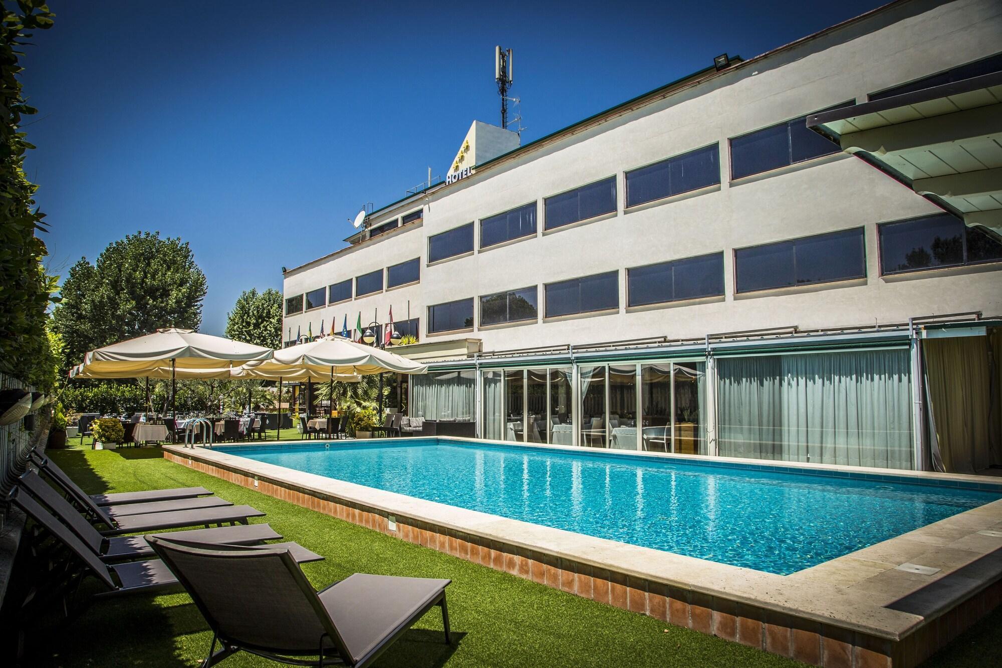 Hotel Cristallo Relais, Sure Hotel Collection By Best Western Tivoli Kültér fotó